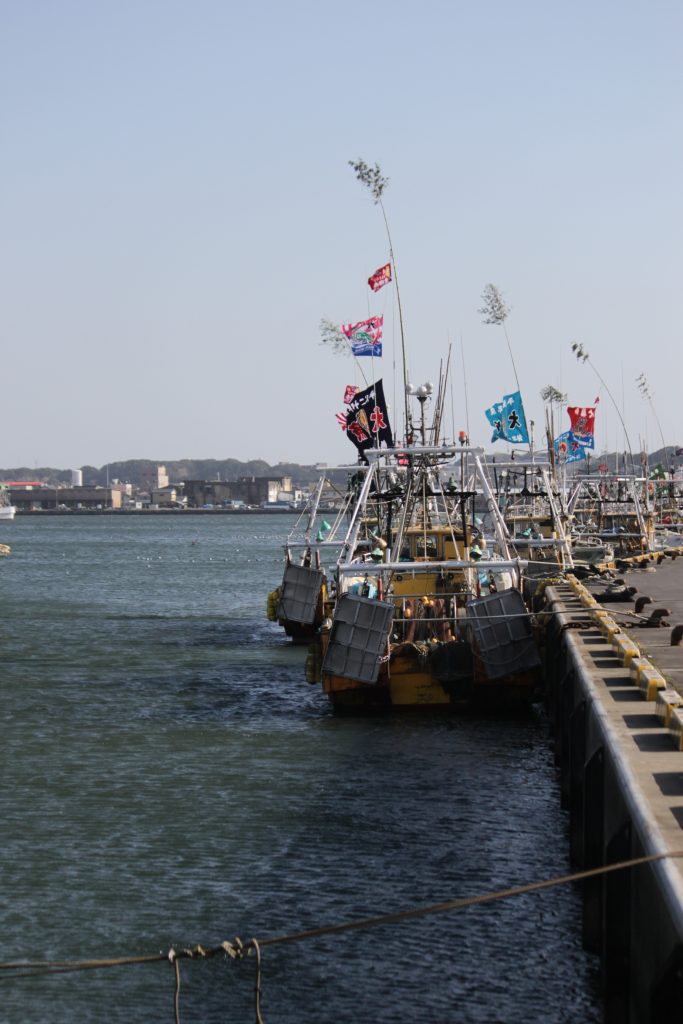 漁業 の 町 銚子 「大漁旗に 笹」