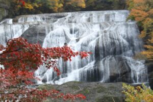 袋田の滝 ハーレー 「紅葉シーズン」